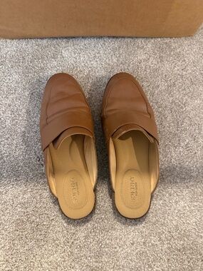 Sperry Women’s Tan Leather Slip-On Mules